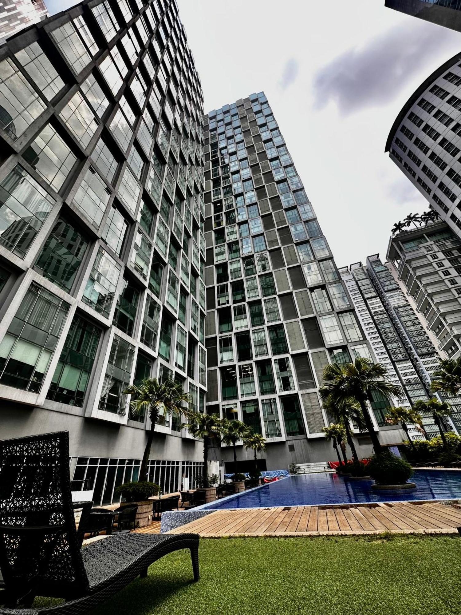 Soho Suites Klcc By Sky Multilink 쿠알라룸푸르 외부 사진